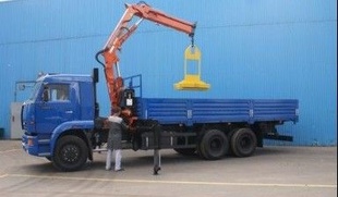 Бортовая машина с манипулятором