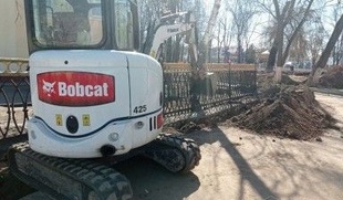 Мощный мини-экскаватор