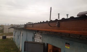 Монтаж организованного водостока.jpg