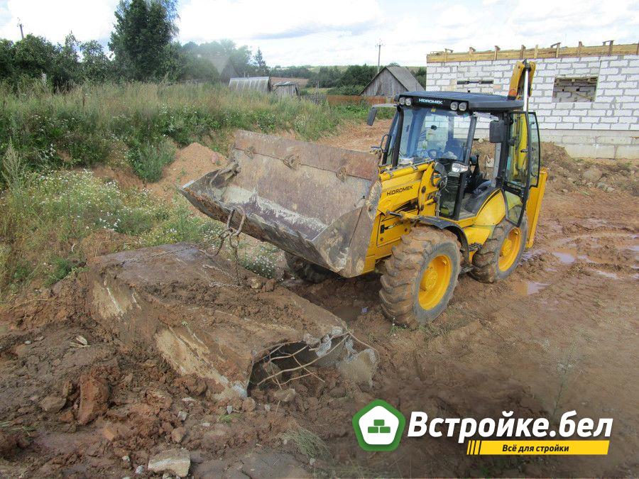 Экскаватор-погрузчик