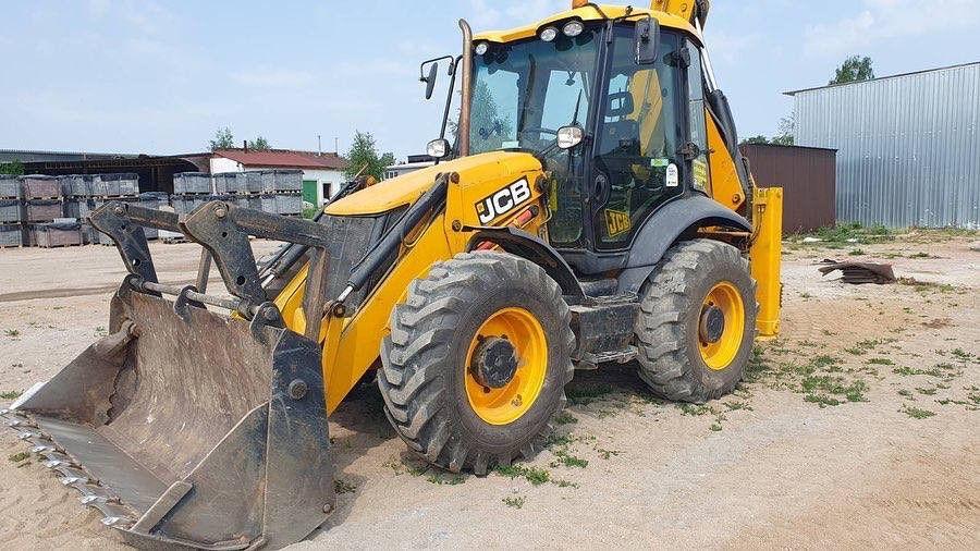 Аренда экскаватора-погрузчика JCB ЗСХ равно колесный (2013 года выпуска)