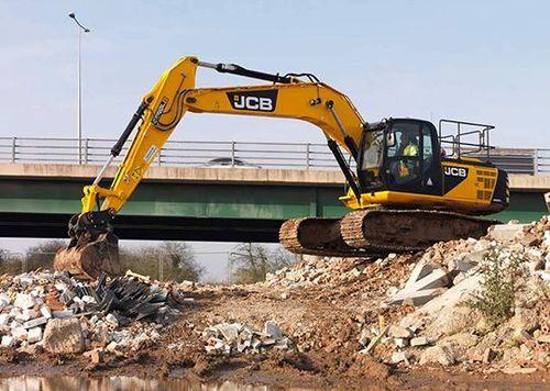 JCB JS 220